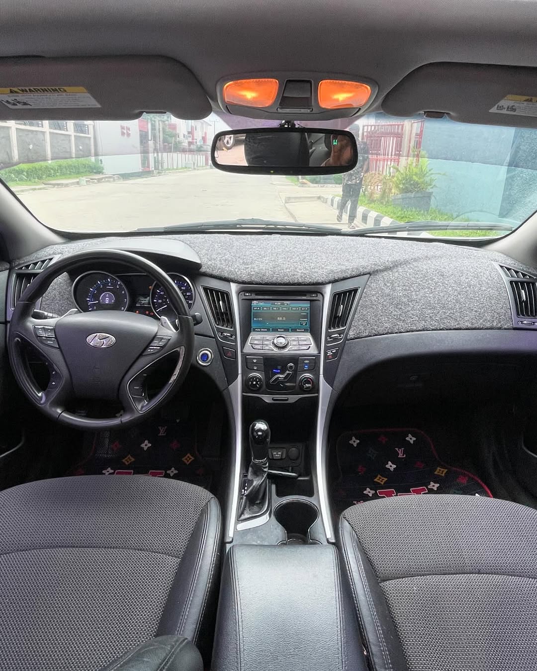 Hyundai Sonata - Rear