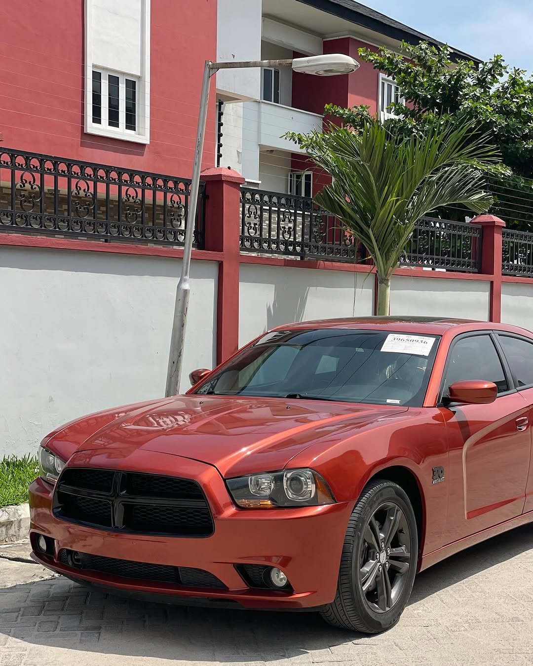 Dodge Charger SRT - Side