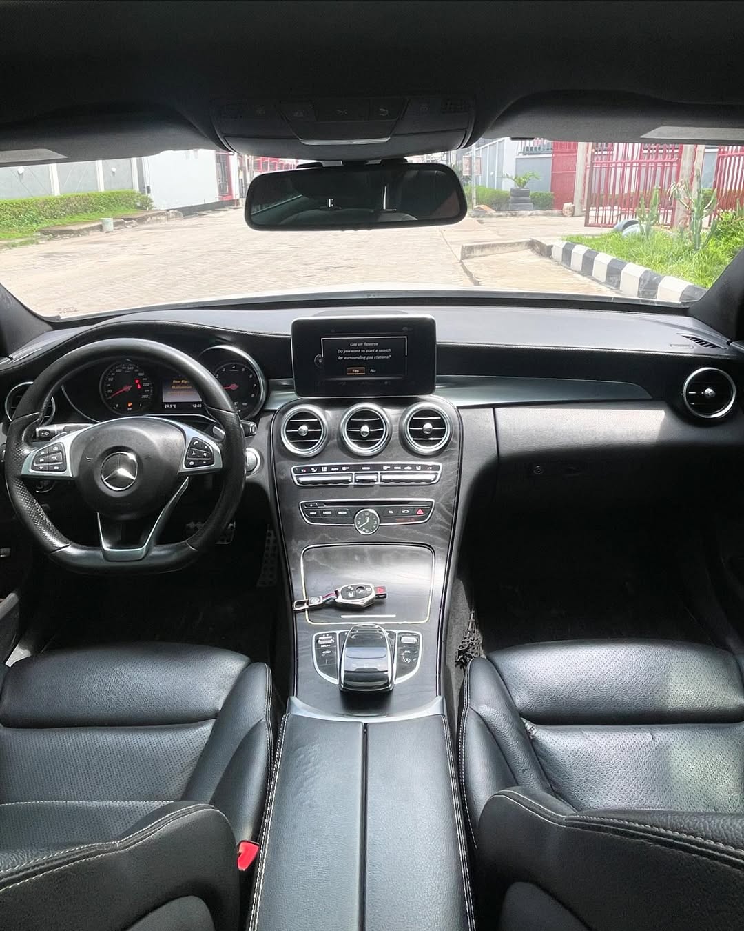 Mercedes C400 - Rear