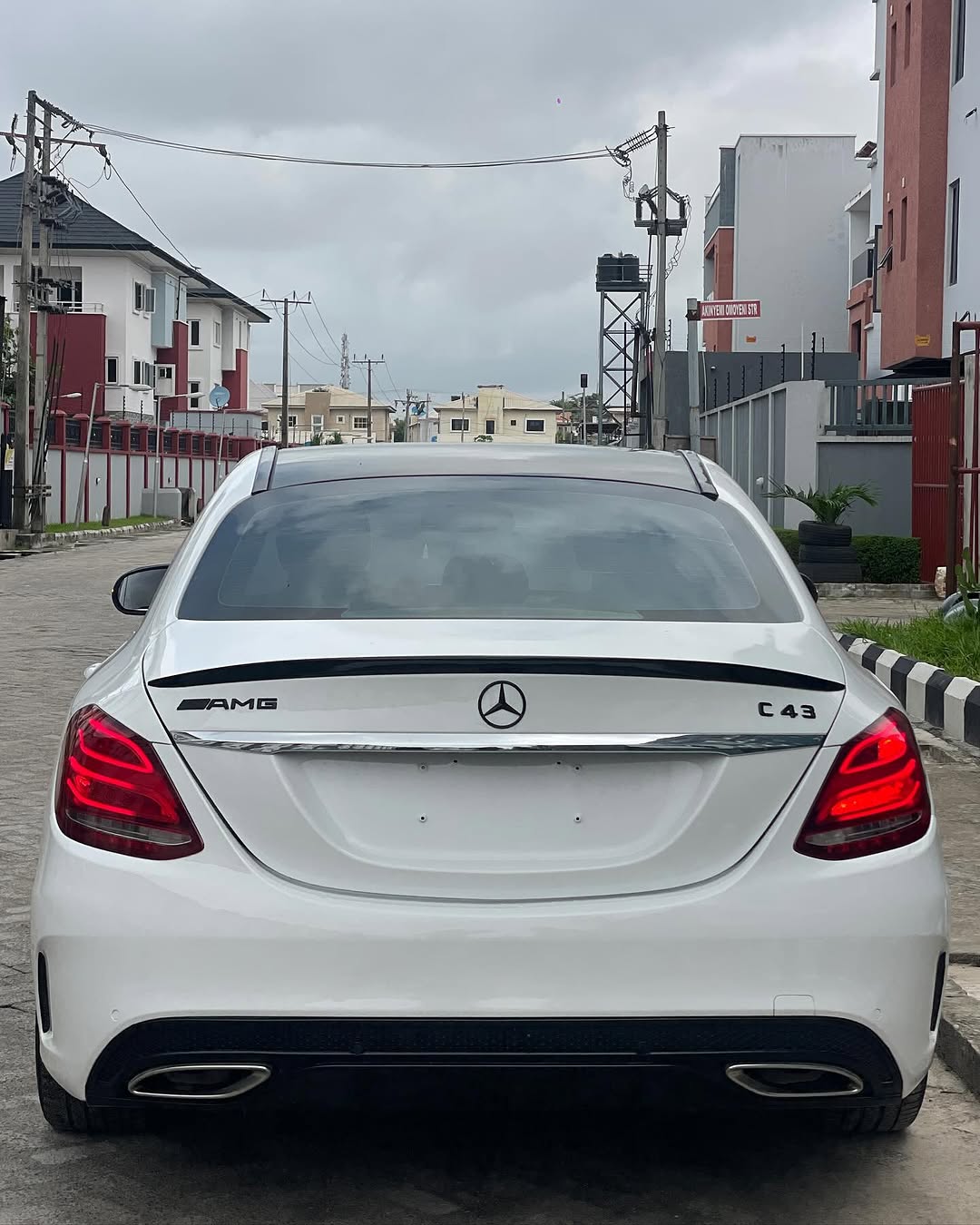 Mercedes C400 - Badge