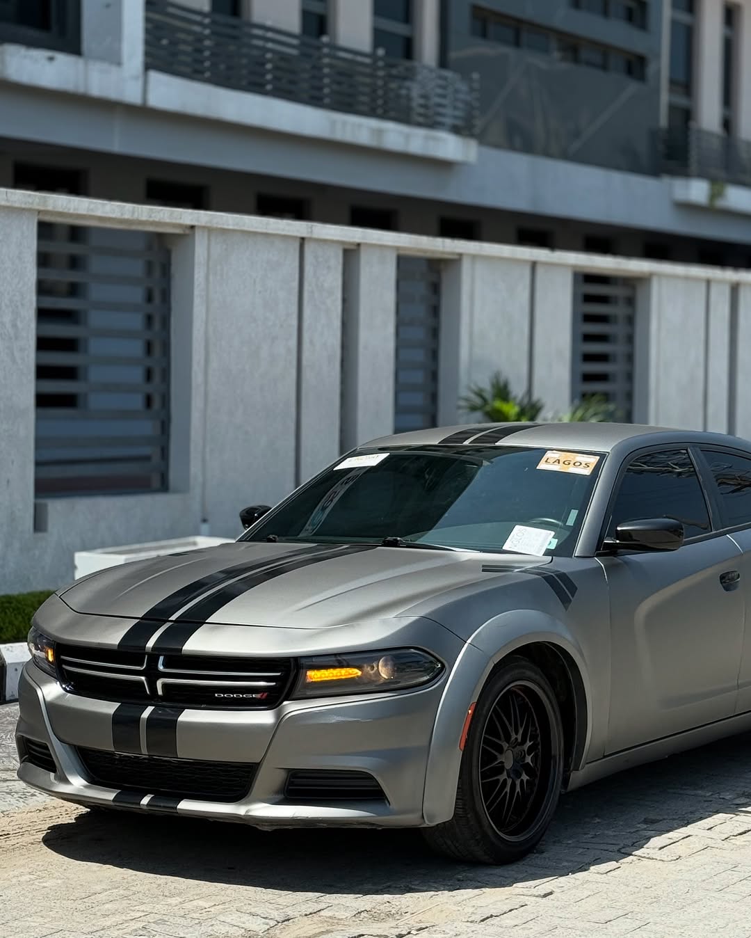 Dodge Charger - Side