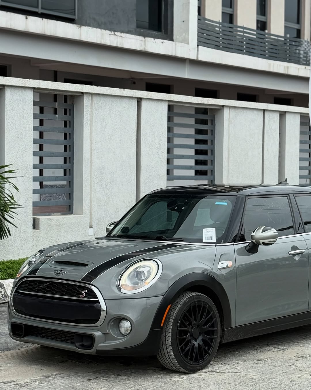 Mini Cooper S - Side