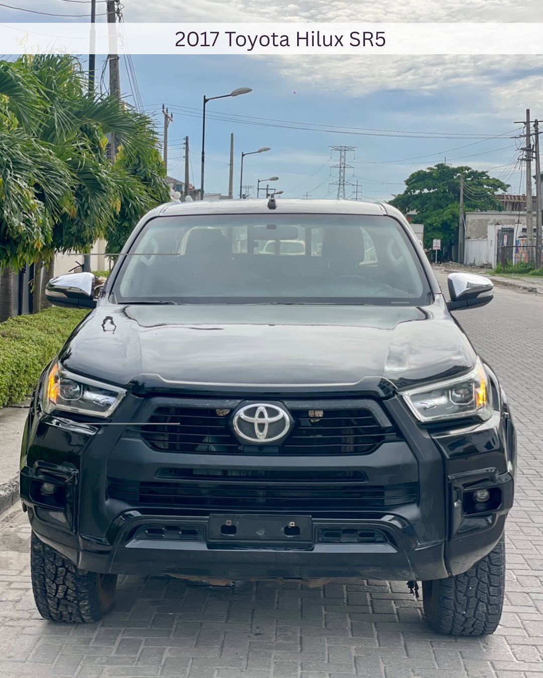 Toyota Hilux - Front