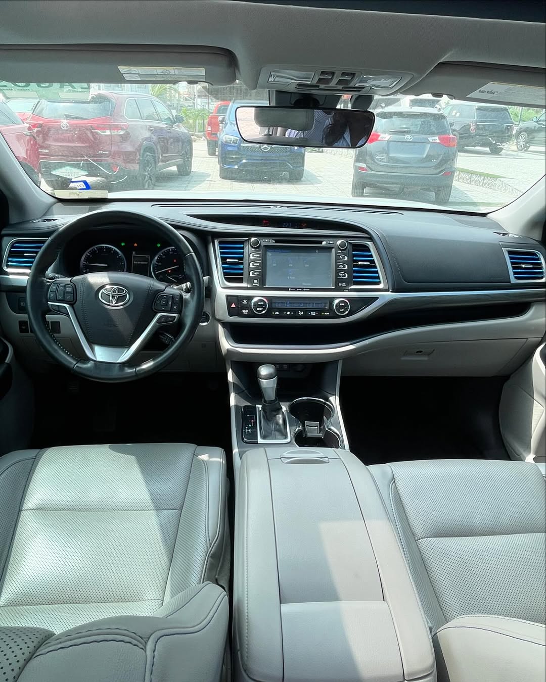 Toyota Highlander - Rear