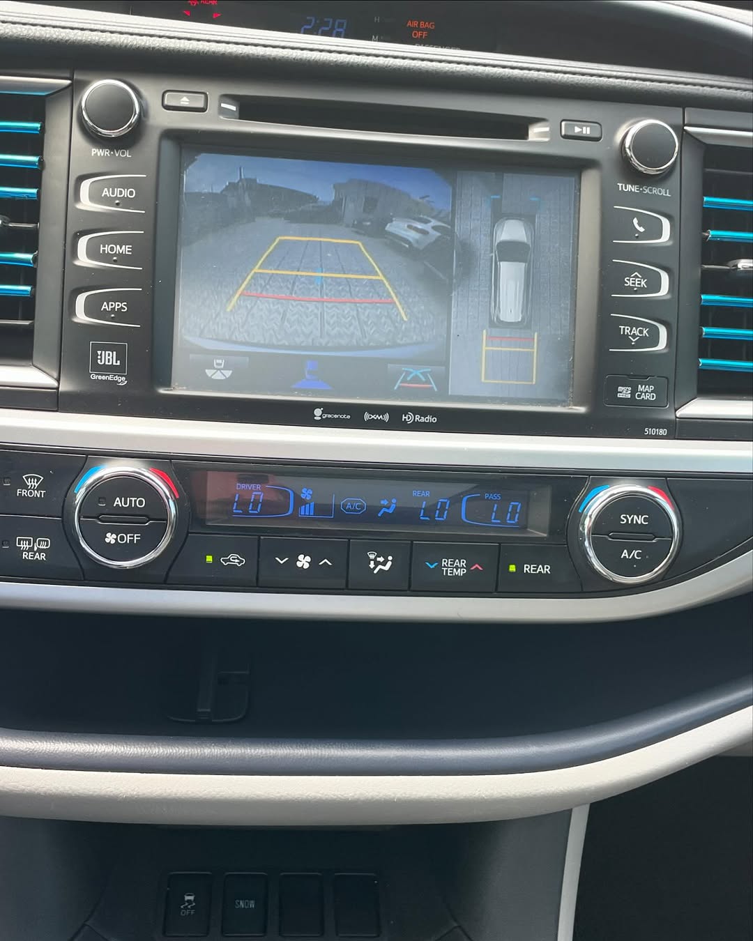 Toyota Highlander - Interior