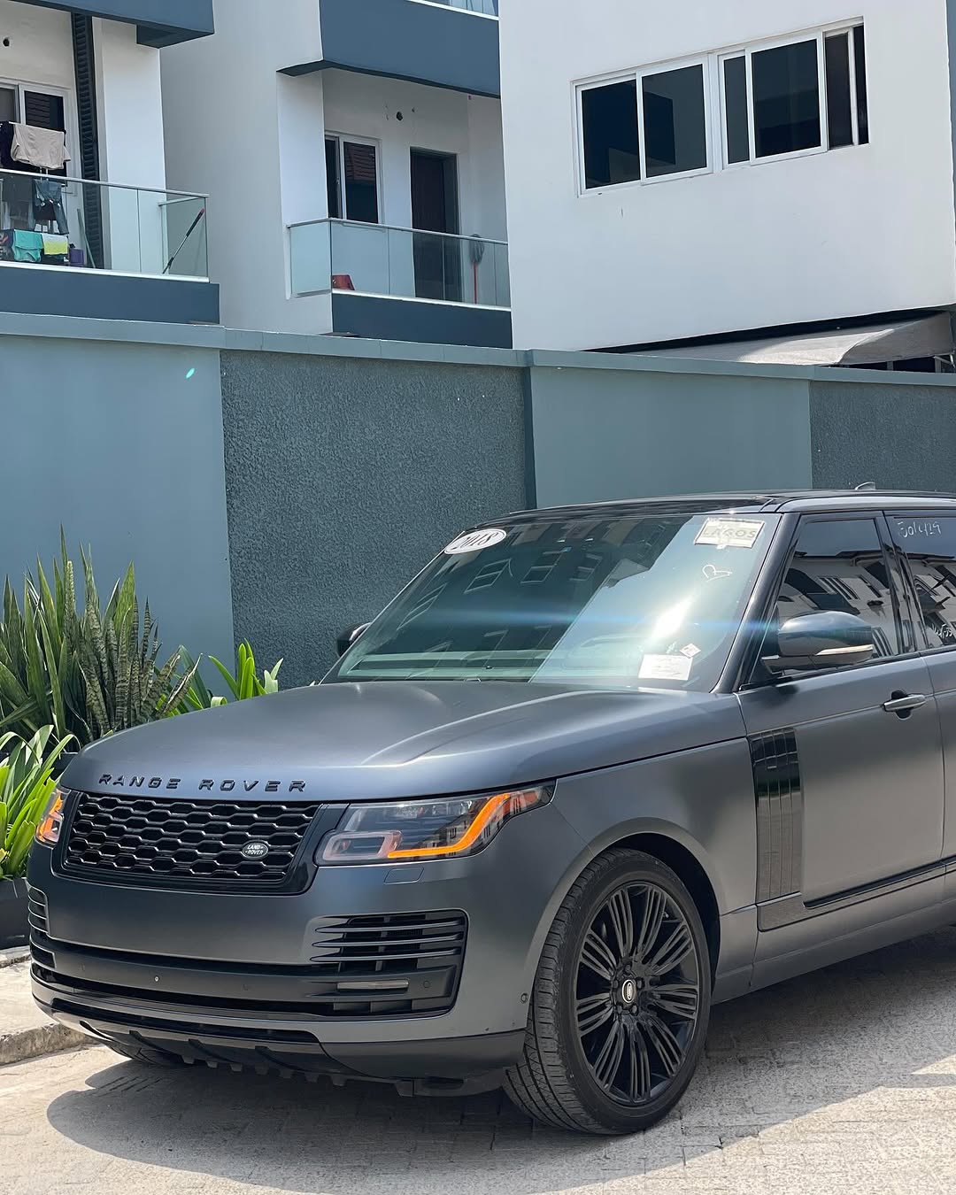 Range Rover Vogue - Side