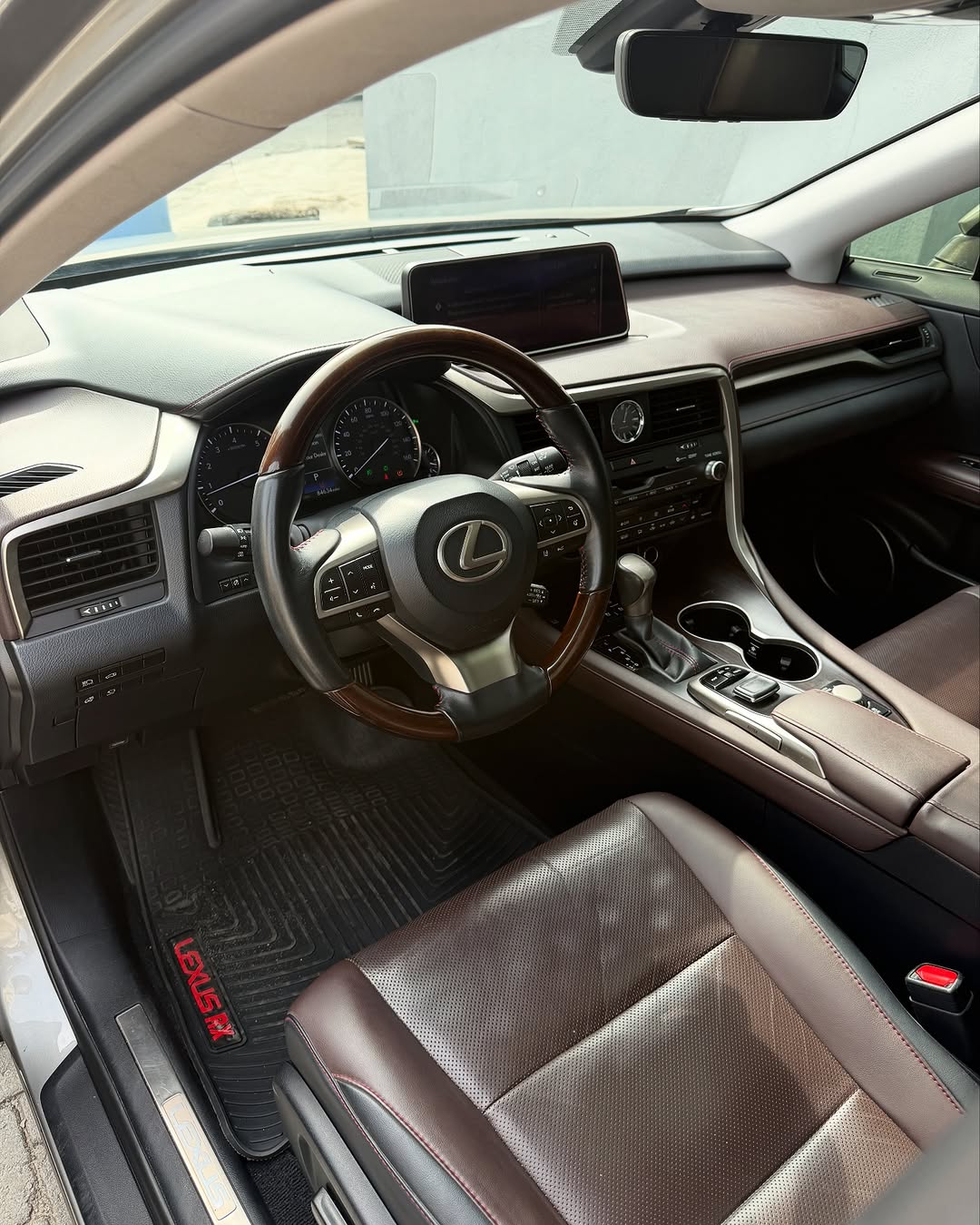 Lexus RX350L - Dashboard