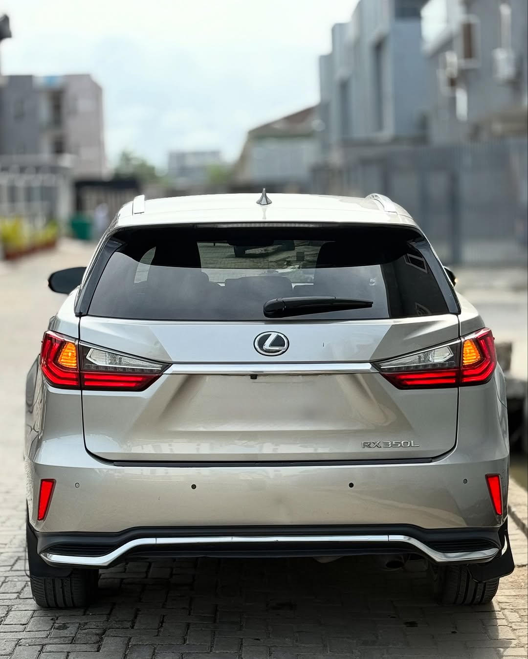 Lexus RX350L - Badge