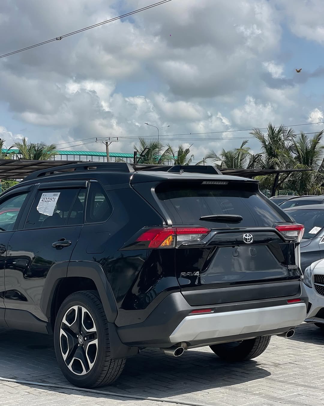 Toyota RAV4 Adventure - Wheels