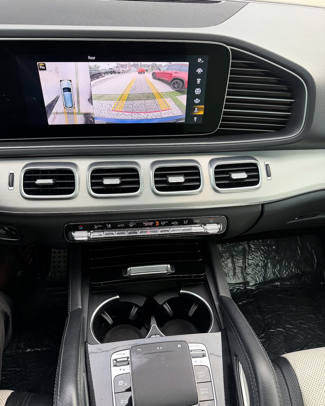Mercedes GLE - Dashboard