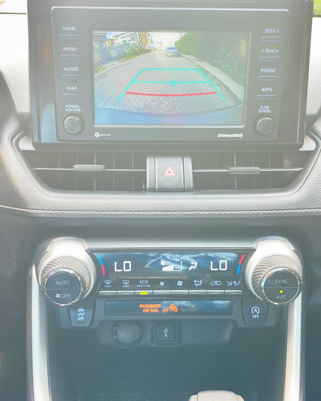 Toyota RAV4 - Interior