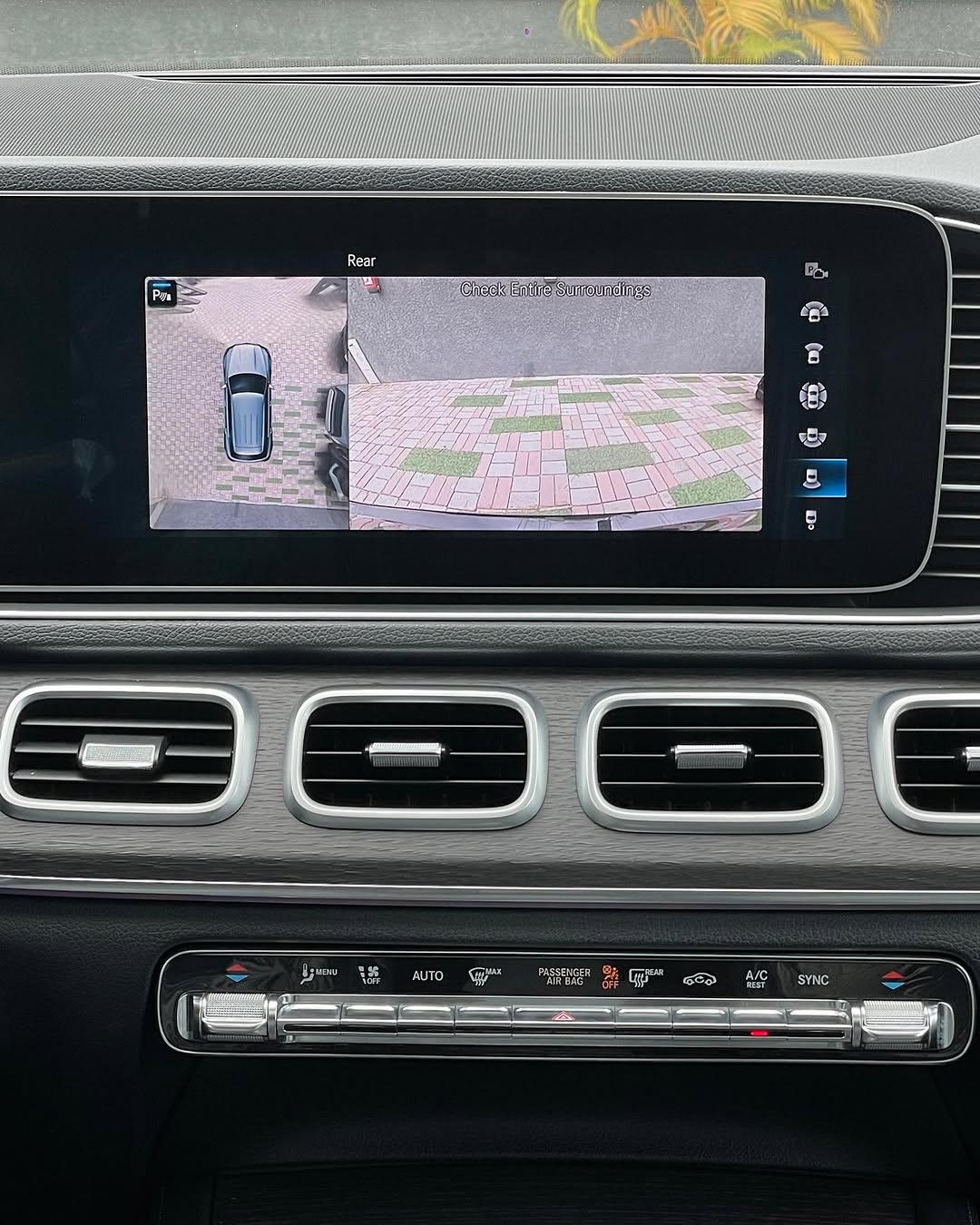 Mercedes GLE450 - Interior