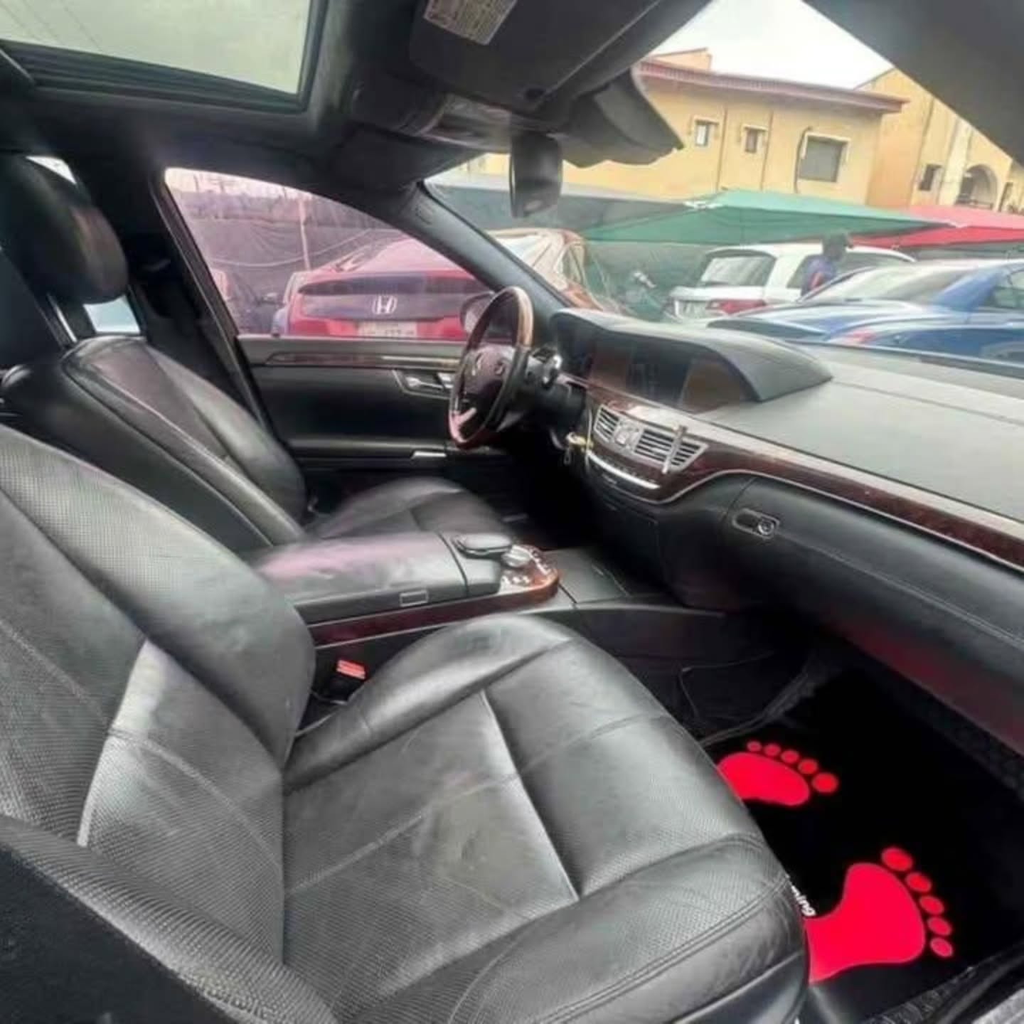 Mercedes-Benz G-Class - Dashboard