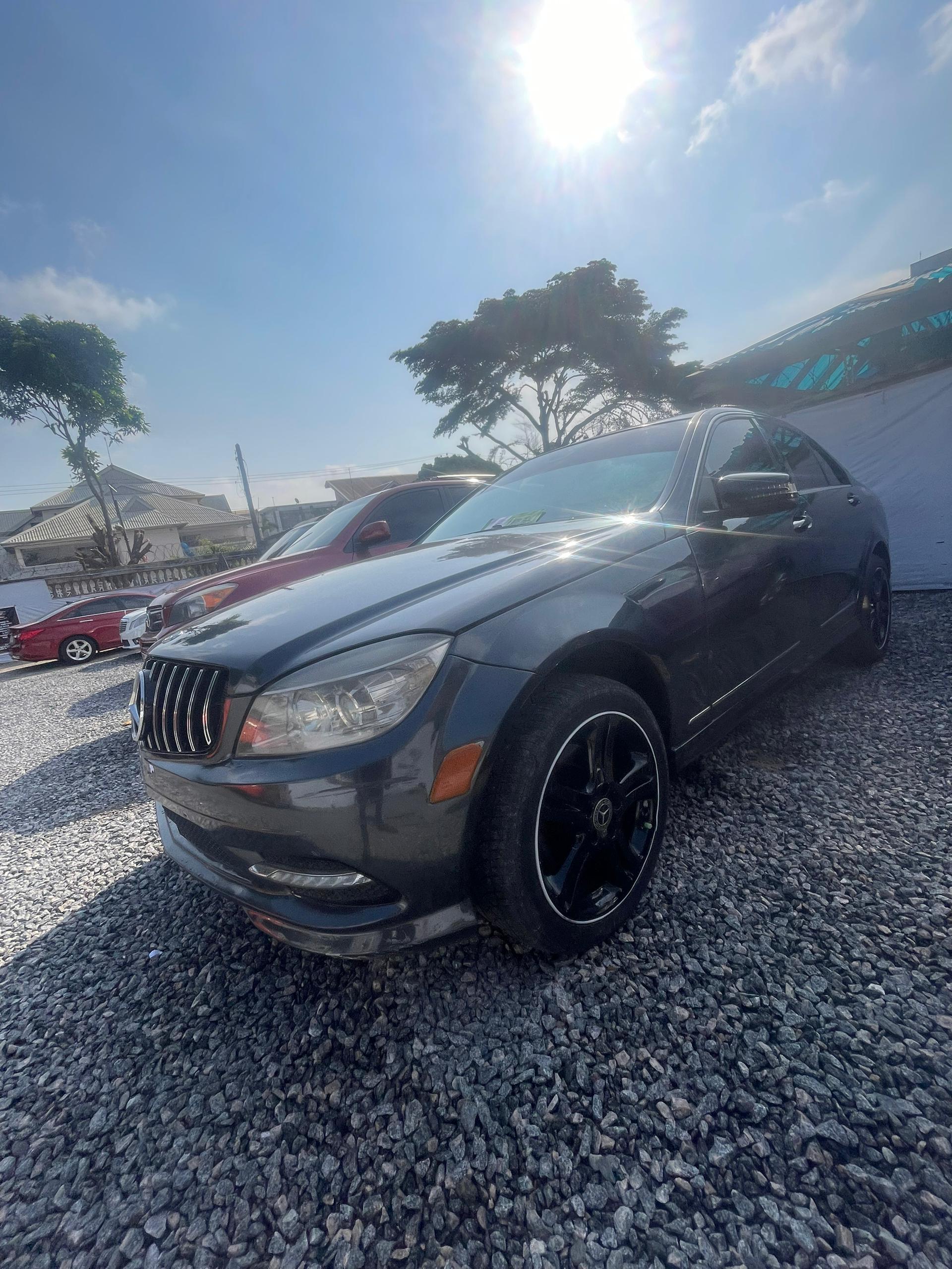 Mercedes C300 - Side