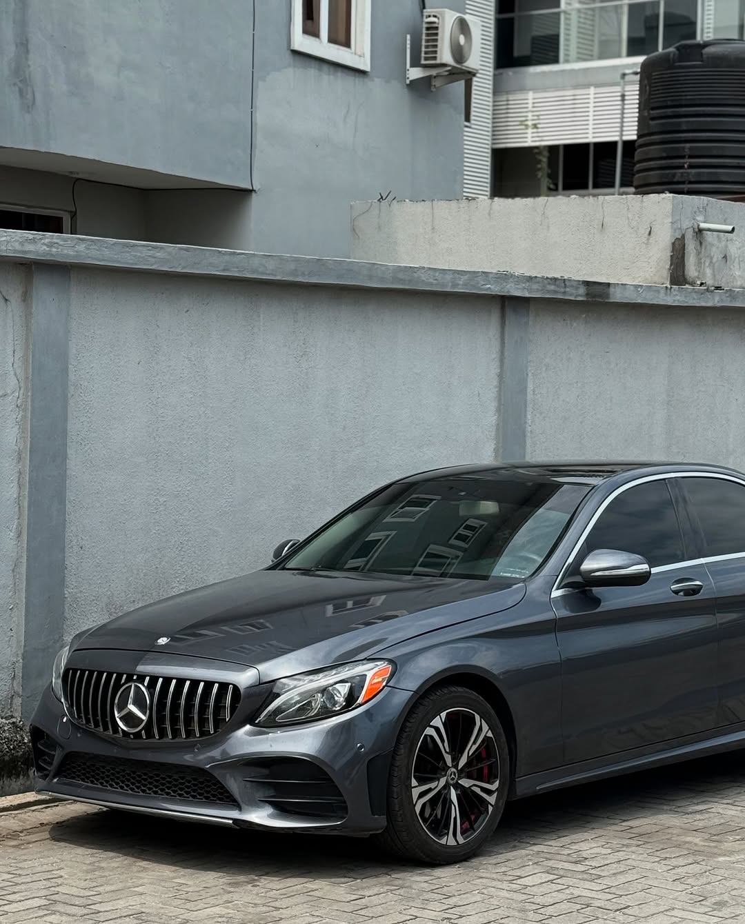 Mercedes C300 - Side