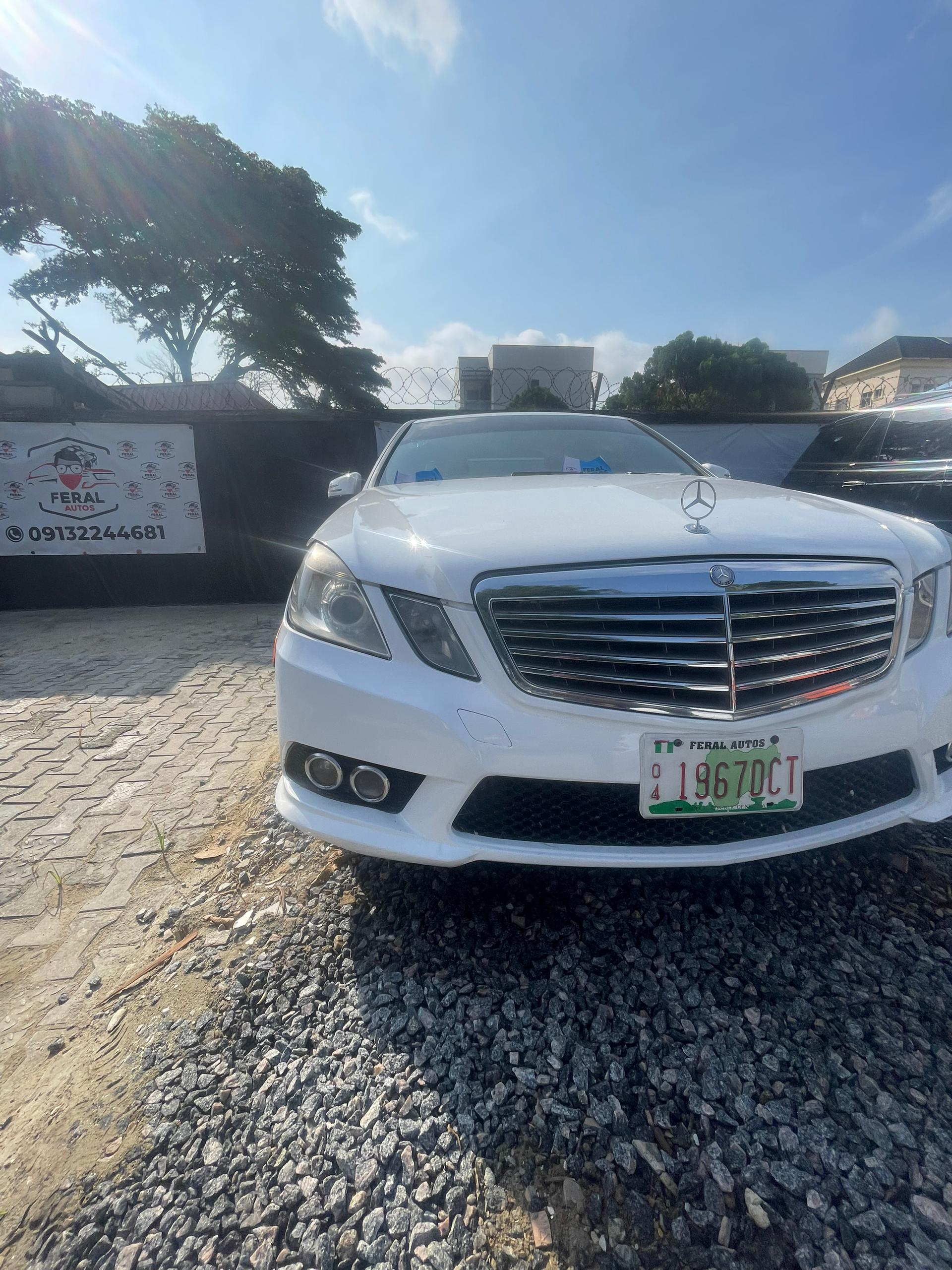 Mercedes Benz E350 - Interior