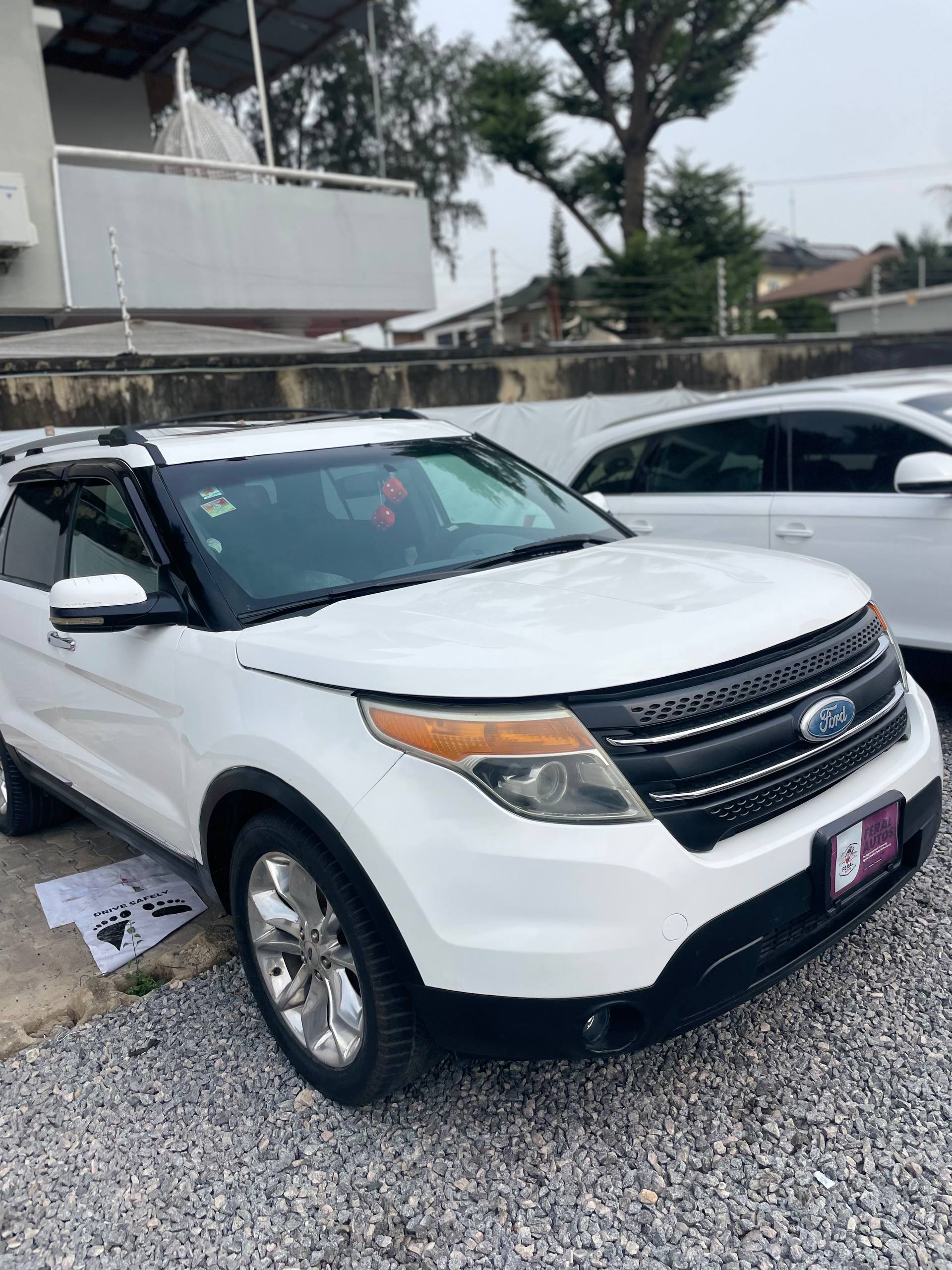 Ford Explorer - Rear