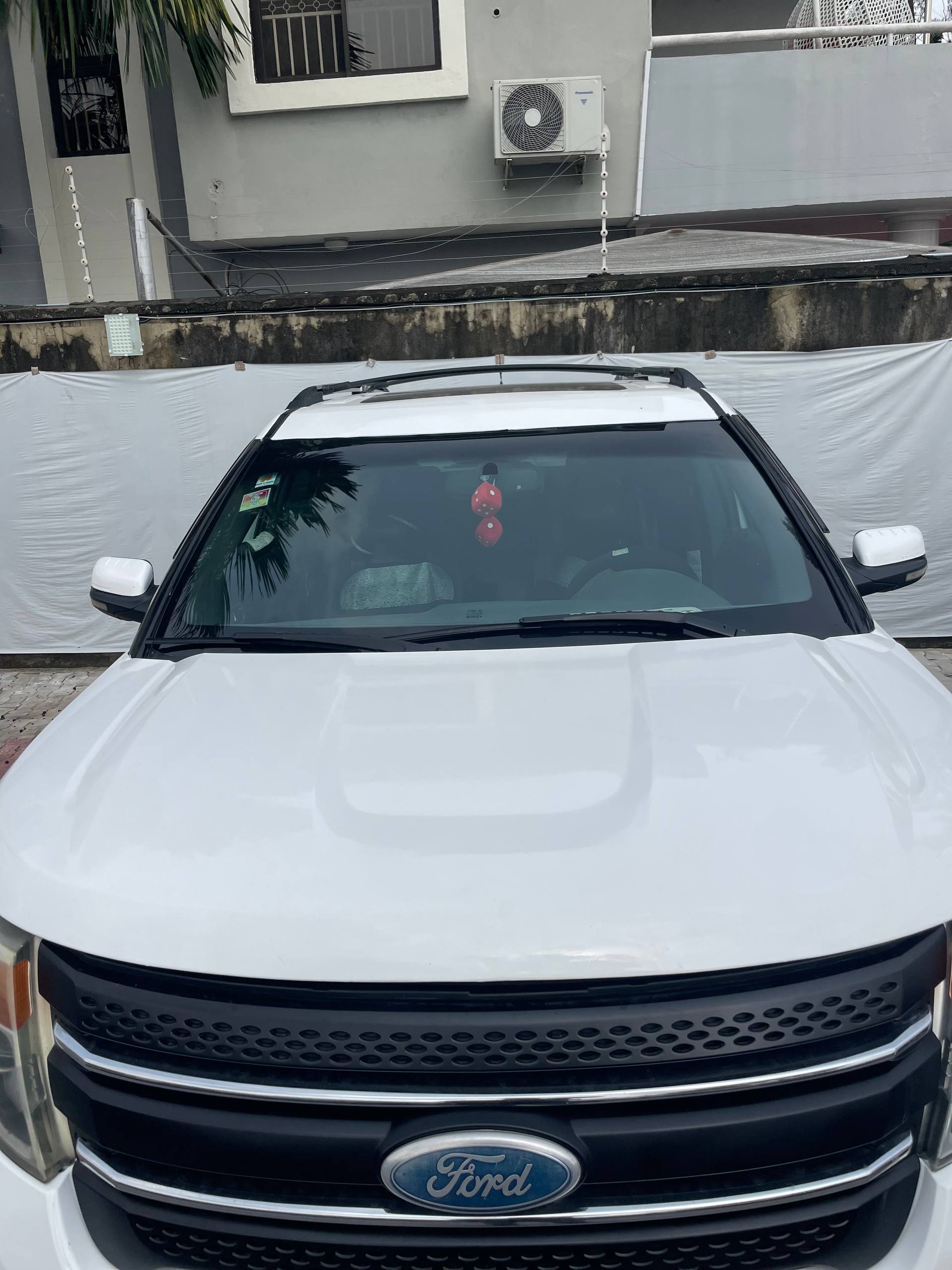 Ford Explorer - Interior