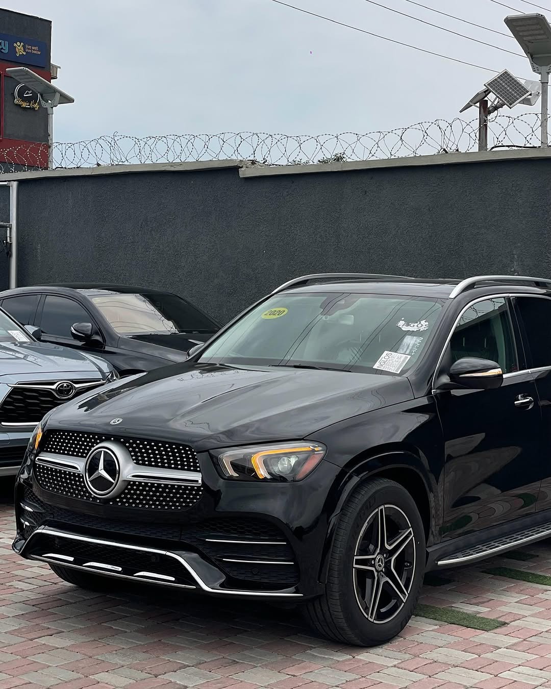 Mercedes GLE450 - Side