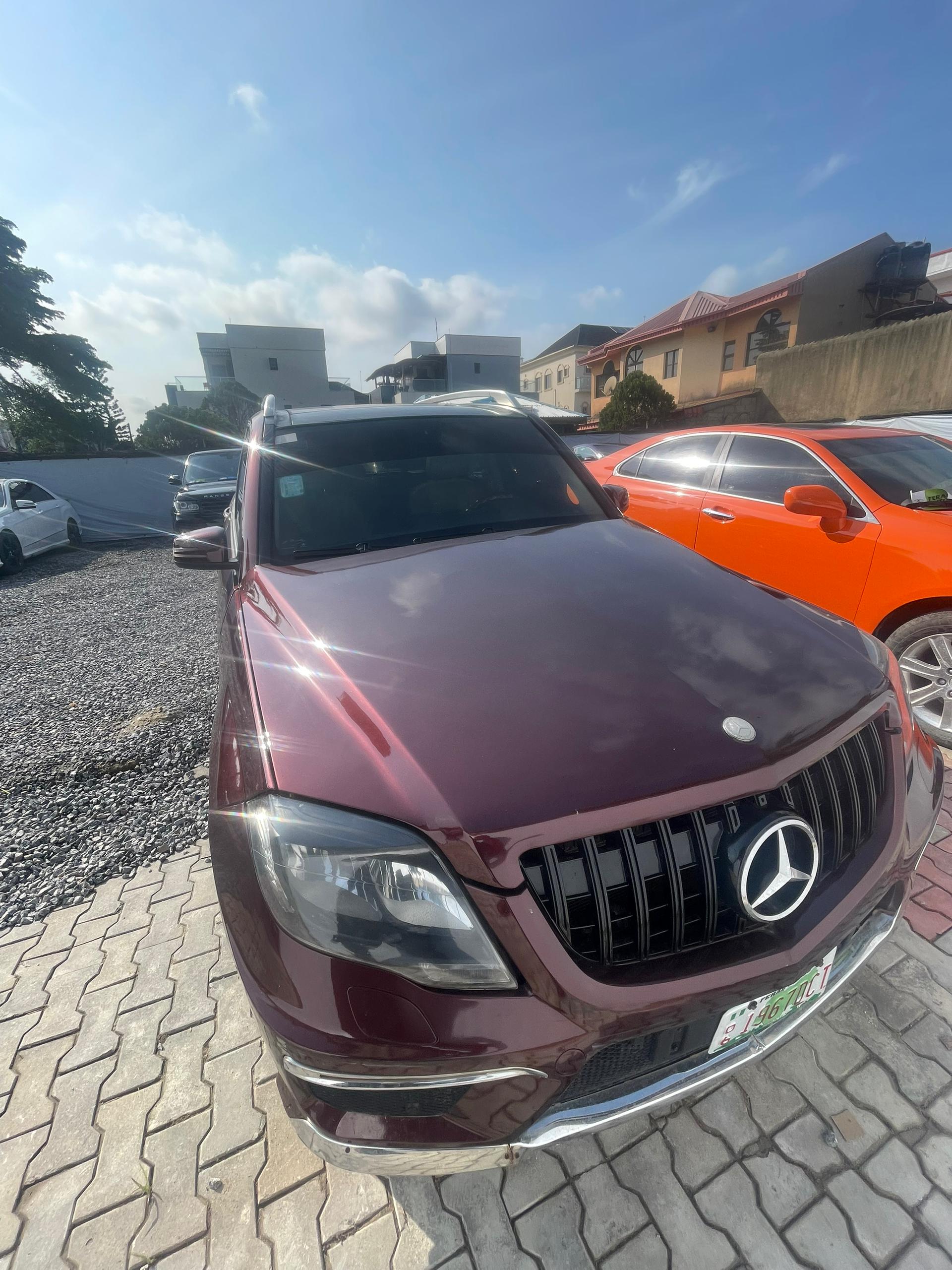 Mercedes Benz GLK - Side