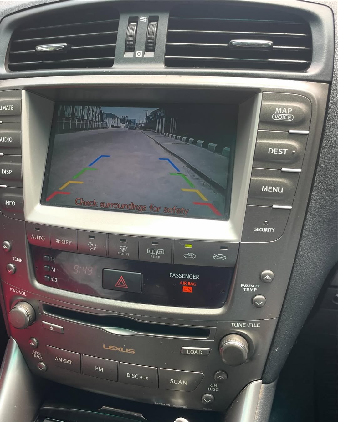 Lexus IS250 - Interior