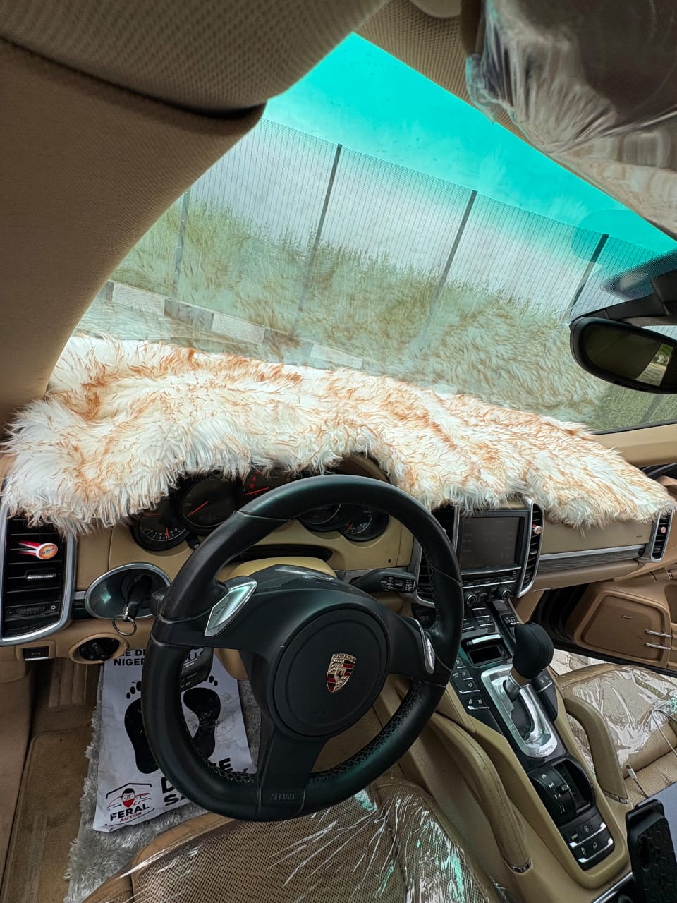 Porsche Cayenne Turbo S - Side