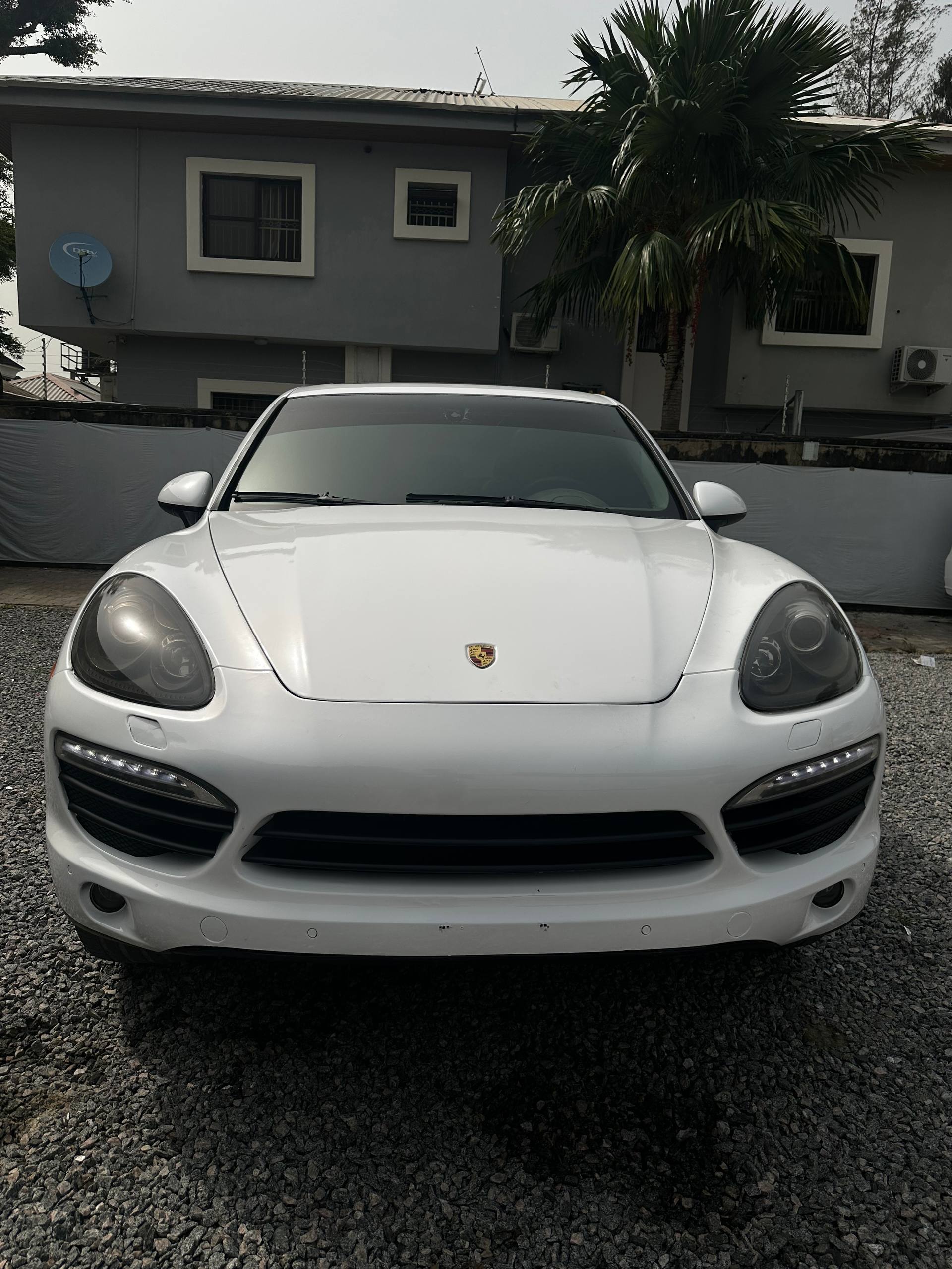 Porsche Cayenne - Front