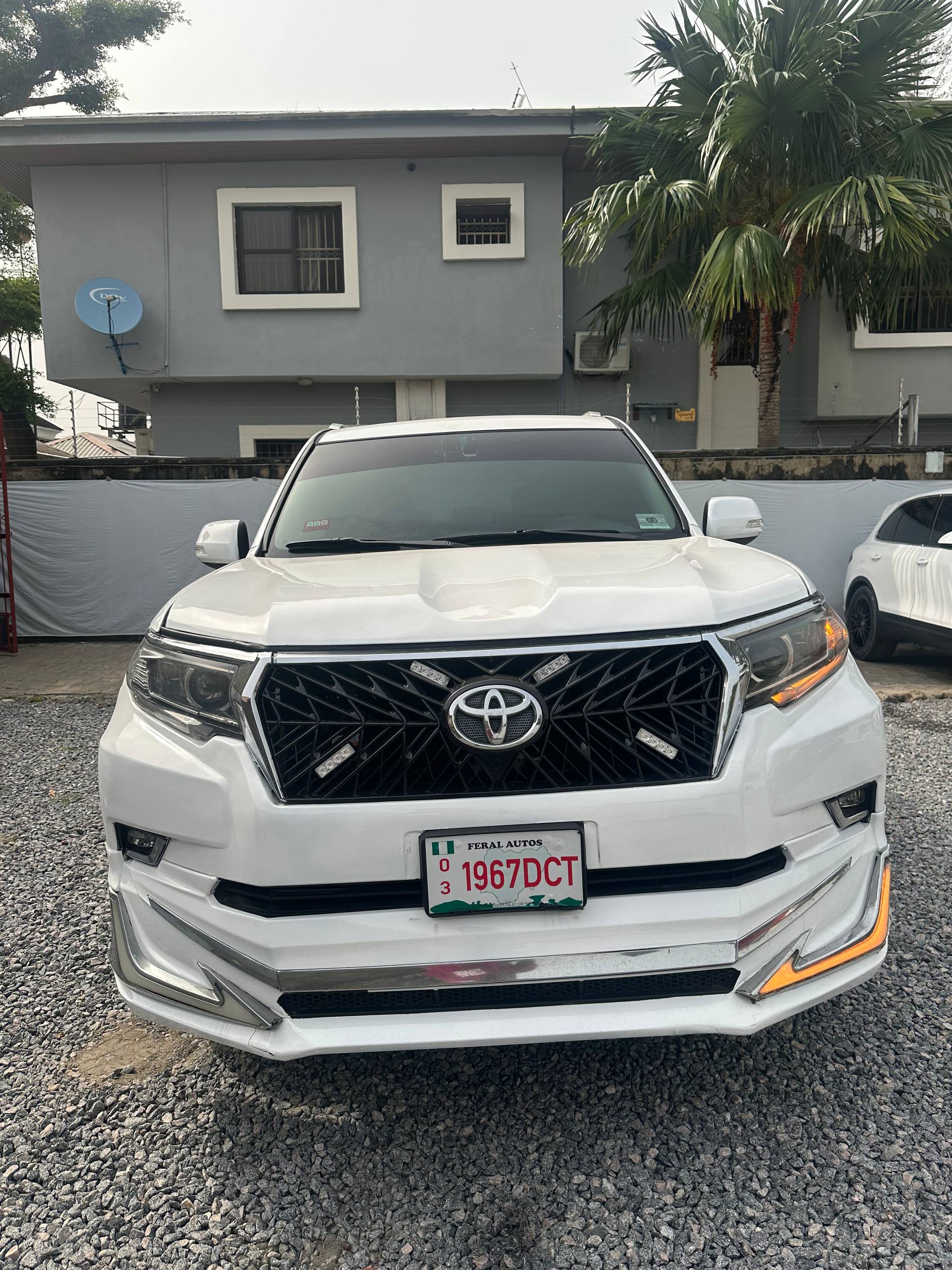 Toyota Land Cruiser Prado- Rear
