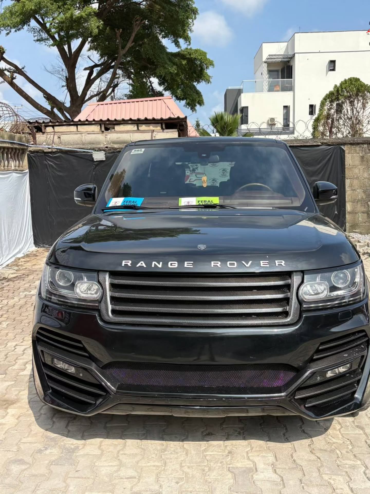 Range Rover ARES - Front
