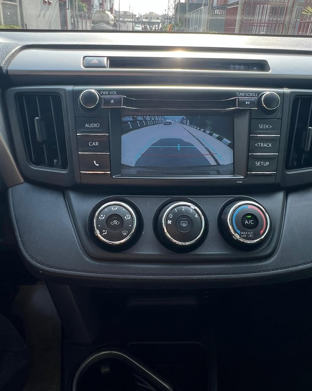 Toyota RAV4 - Interior