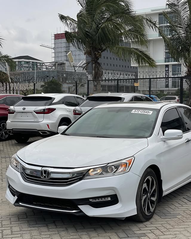Honda Accord 2016 - Side