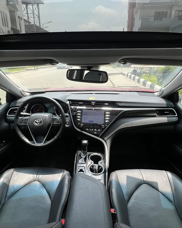 Toyota Camry 2018 - Rear
